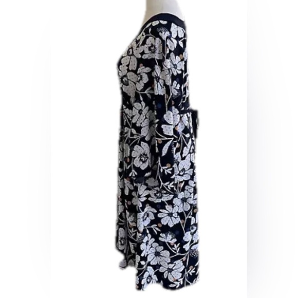 Eloquii Dress Plus 22W Blue Floral Whimsical Long Bell Sleeves 22 Novelty Print - Picture 3 of 14